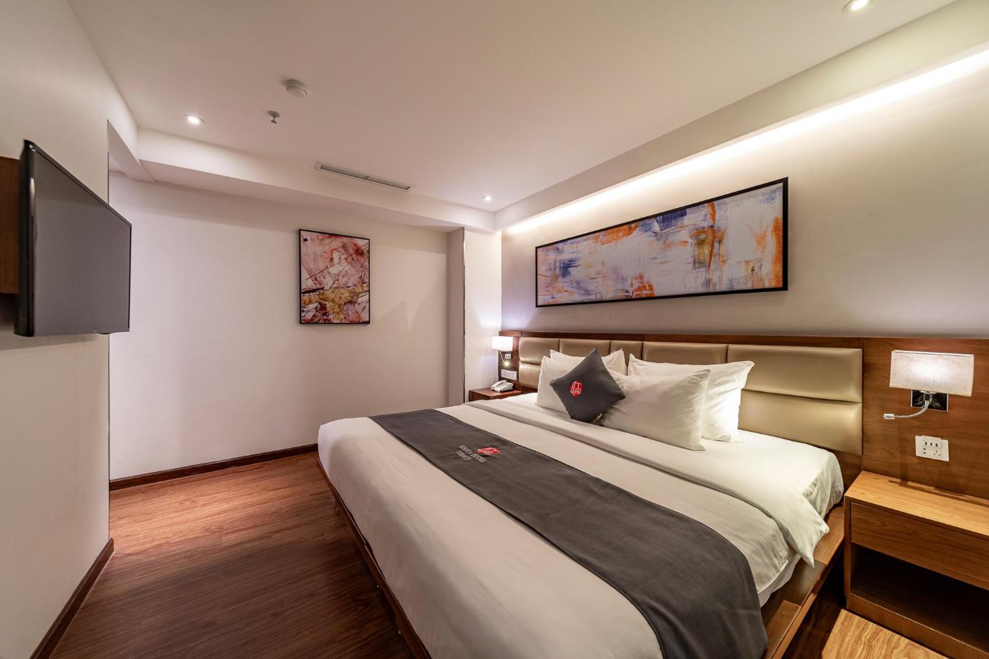 อัพทาวน์ โฮเต็ล Hotel โฮจิมินห์ซิตี้ ภายนอก รูปภาพ